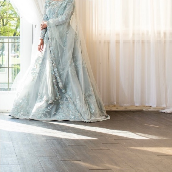 Wedding Gown - Picture 6 of 6